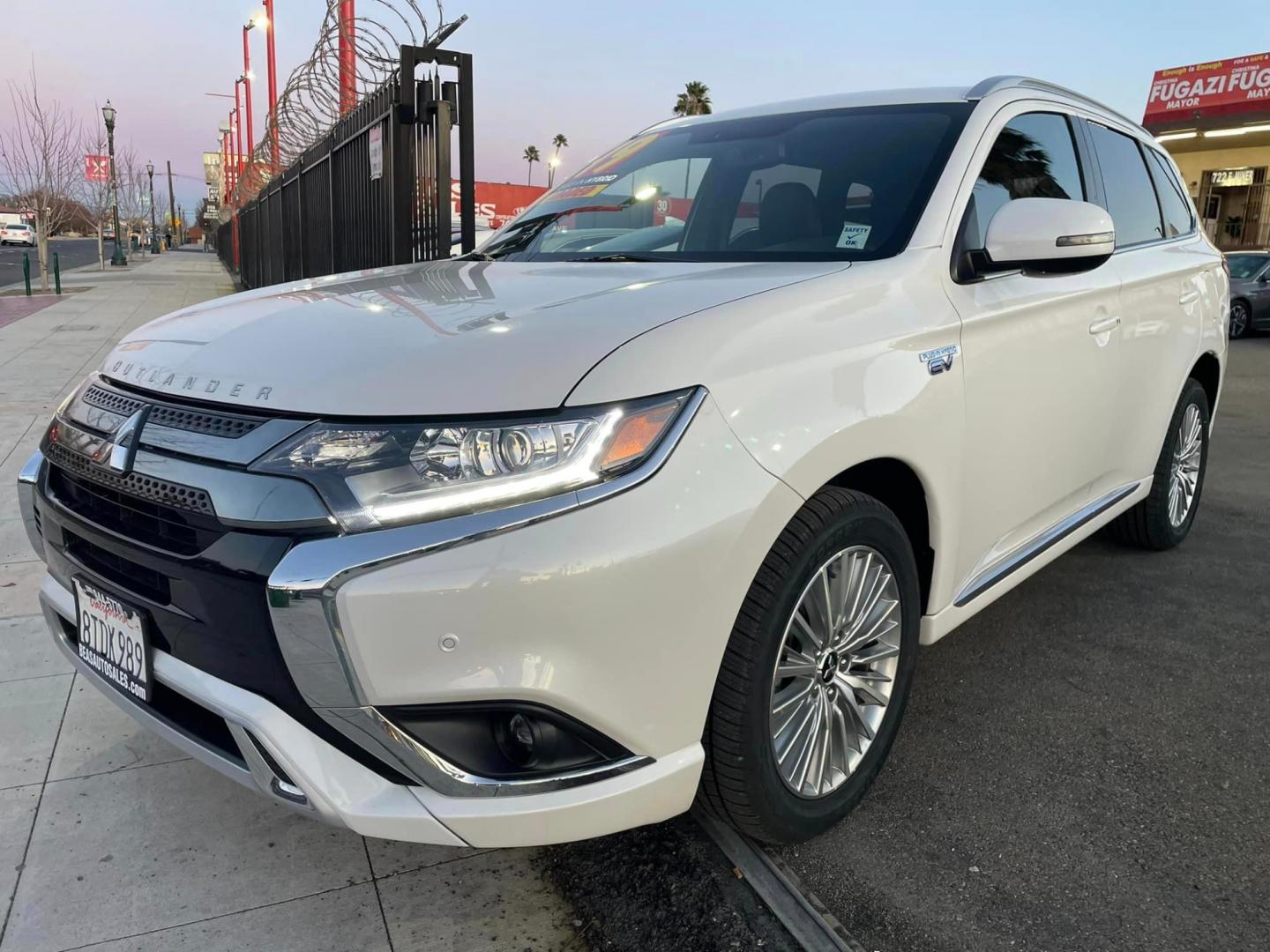 2019 WHITE /BLACK Mitsubishi Outlander PHEV (JA4J24A59KZ) , located at 744 E Miner Ave, Stockton, CA, 95202, (209) 944-5770, 37.956863, -121.282082 - PLUS TAXES AND FEES - Photo#3